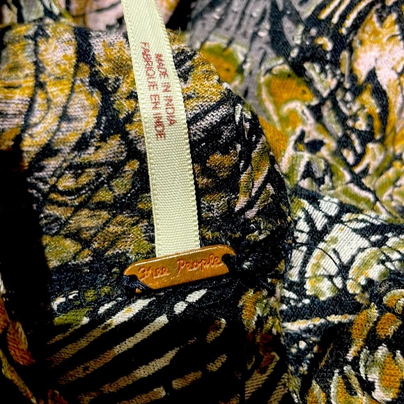 Free People Blouse with Lace Detail on Sleeves - Picture 3 of 12